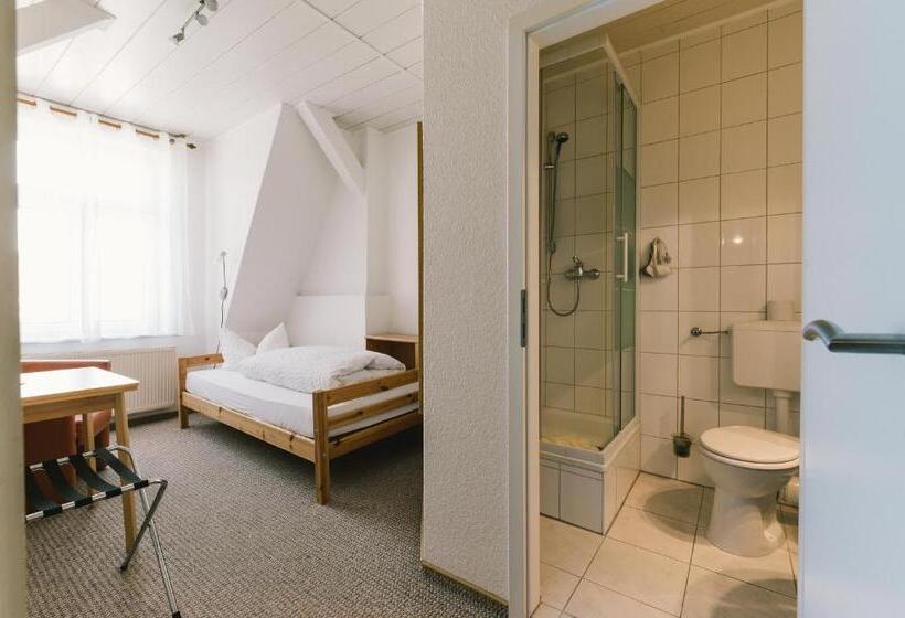 Menzels Pension Drehscheibe