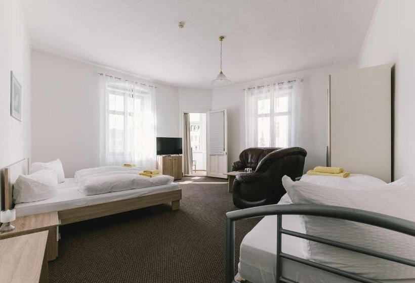 Menzels Pension Drehscheibe