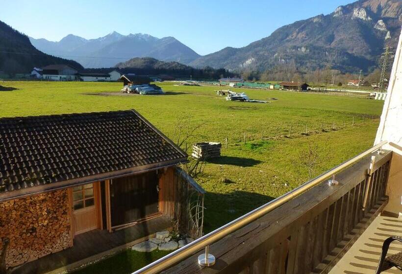 ペンション Casa Shania