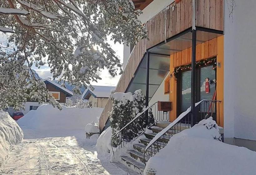 ペンション Casa Shania