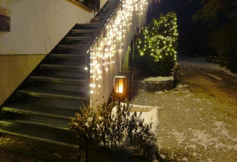 ペンション Casa Shania