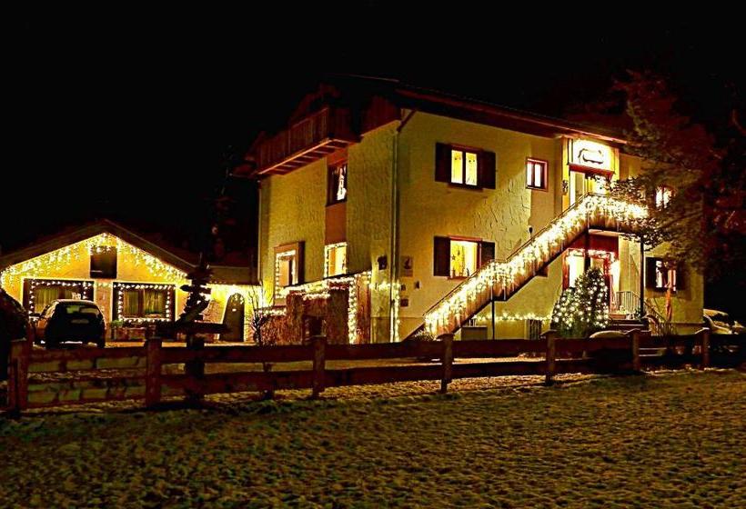 ペンション Casa Shania