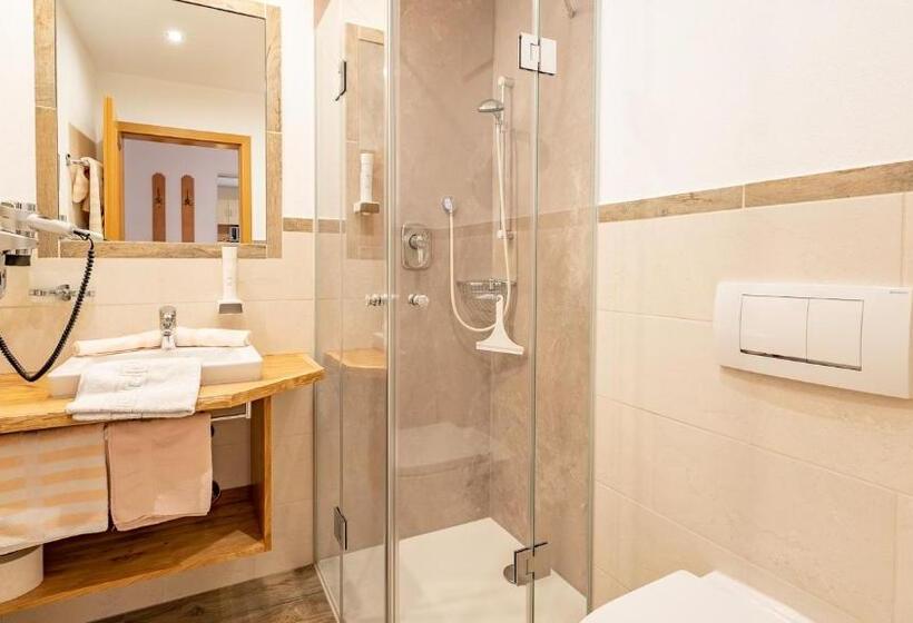 پانسیون Demelhof