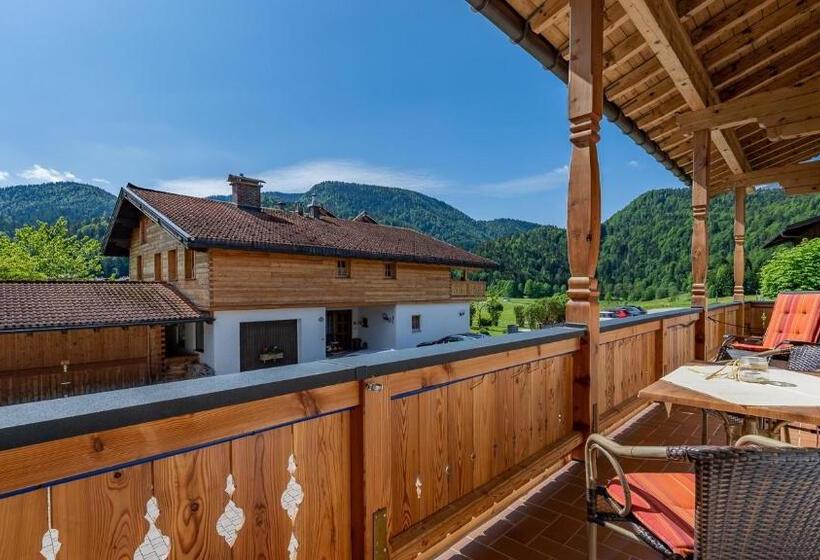 پانسیون Demelhof