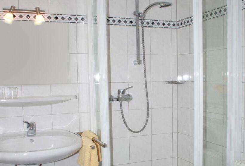 Пансион Gästehaus Kramer   Emde