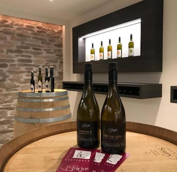 פנסיון Gästehaus Und Weingut Bernd Frieden