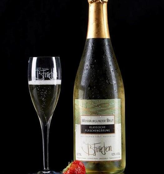 פנסיון Gästehaus Und Weingut Bernd Frieden