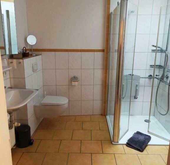 Пансион Gästezimmer / Weingut Peter