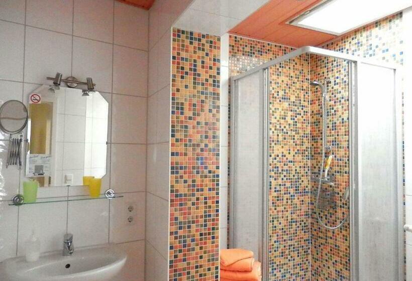 Пансион Gästezimmer / Weingut Peter