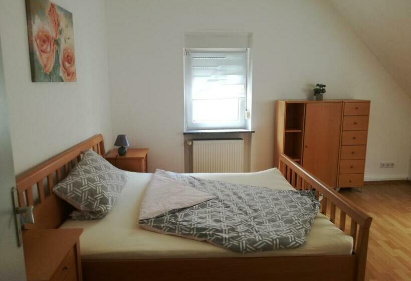 Пансион Gästezimmer / Weingut Peter