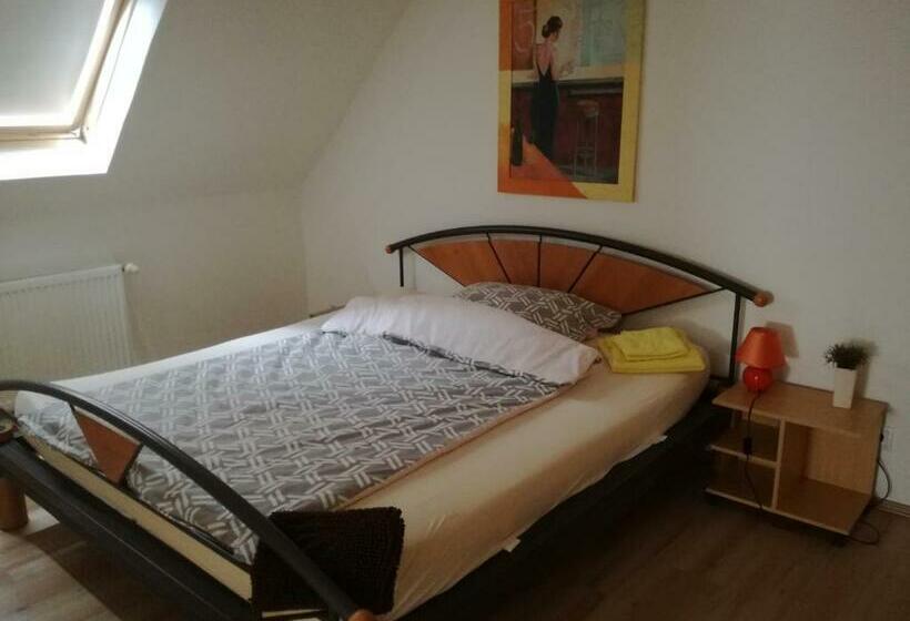 Пансион Gästezimmer / Weingut Peter