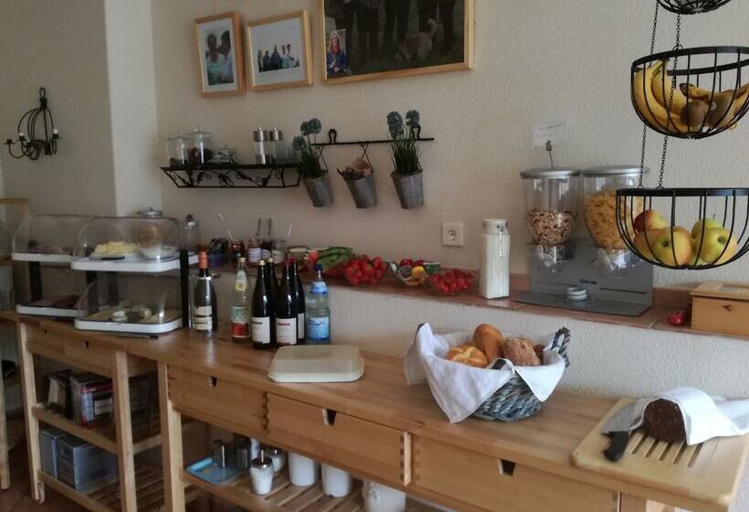 Пансион Gästezimmer / Weingut Peter