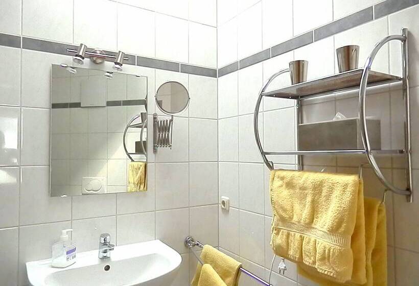 Пансион Gästezimmer / Weingut Peter