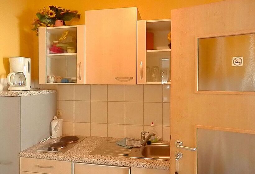 Пансион Gästezimmer / Weingut Peter