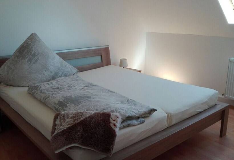 Пансион Gästezimmer / Weingut Peter