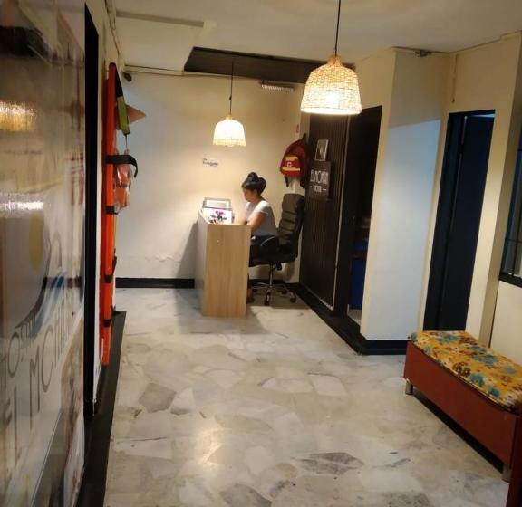 پانسیون Hostal El Mohan