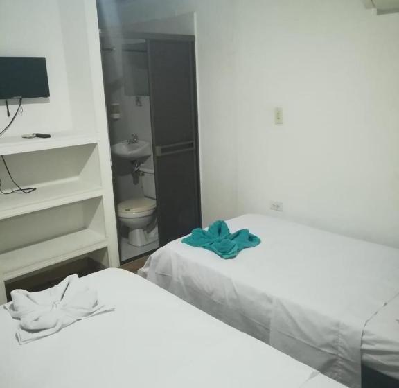 ペンション Hostal El Mohan