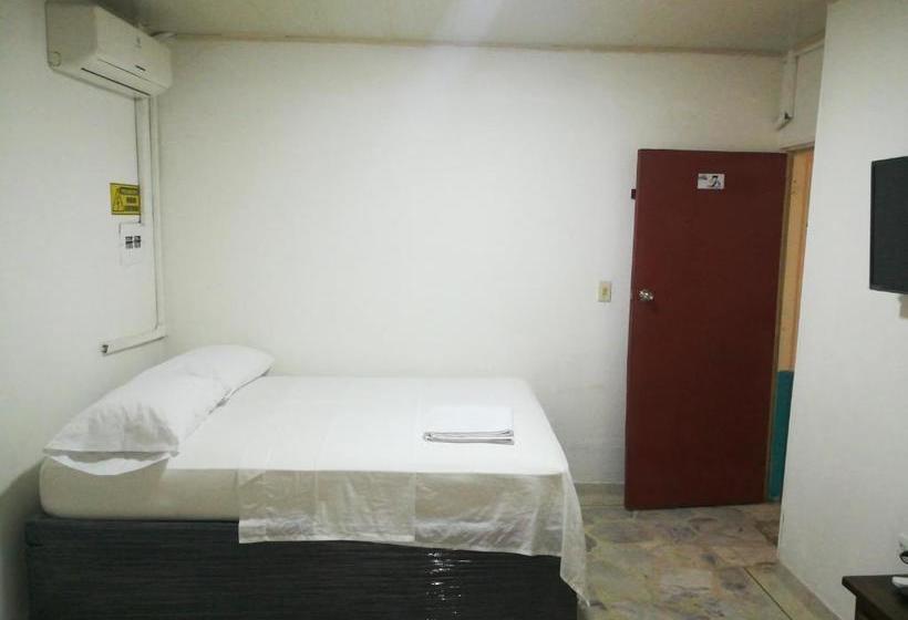 ペンション Hostal El Mohan