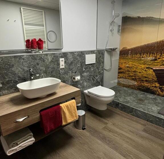 Пансион Landgasthaus Zur Linde, Neusatz