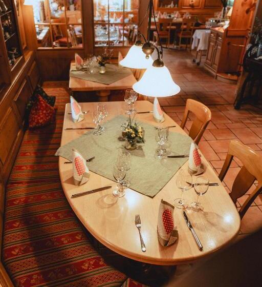 Пансион Landgasthaus Zur Linde, Neusatz