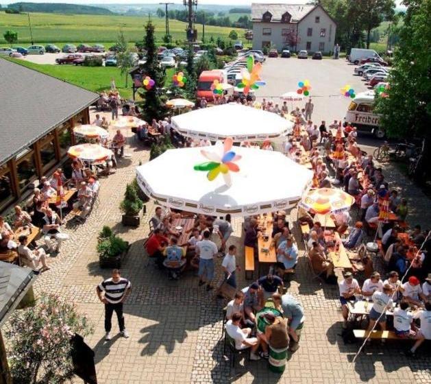 膳宿费 Räuberschänke