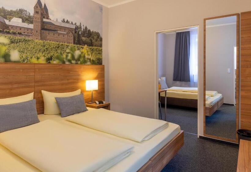 بنسيون Zur Lindenau