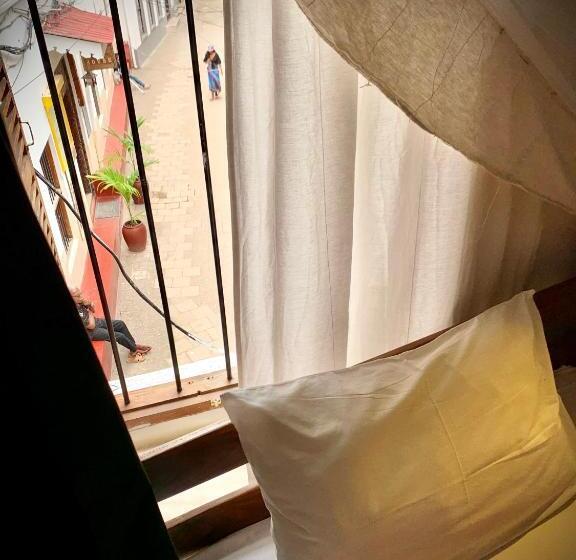 旅馆 Stone Town House