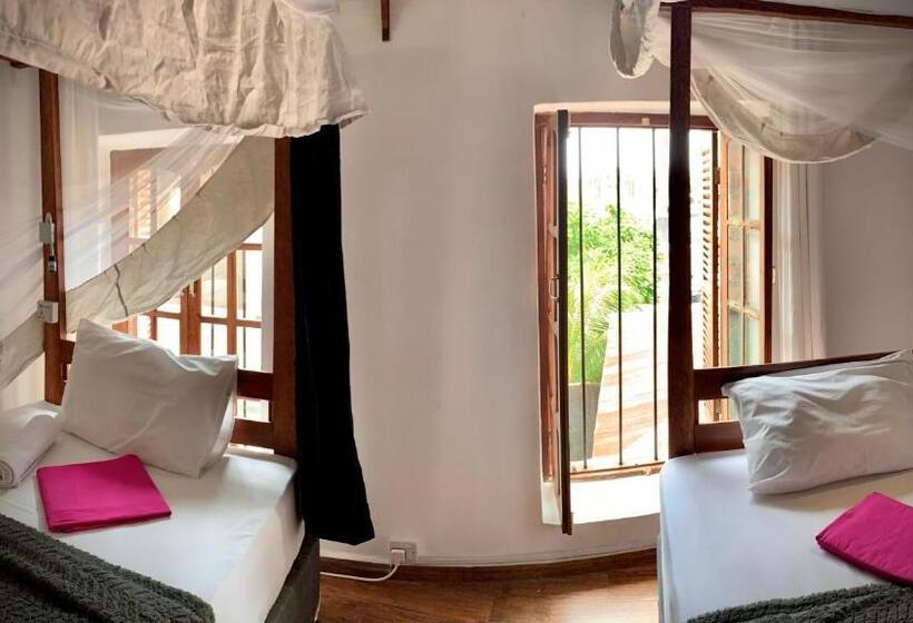 旅馆 Stone Town House