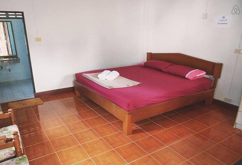 فندق صغير Thai Muang Resort