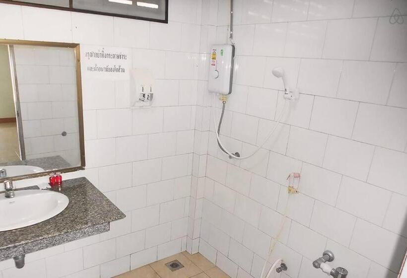 فندق صغير Thai Muang Resort