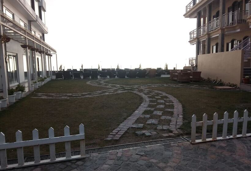 בית מלון כפרי The Fern Brentwood Resort, Mussoorie