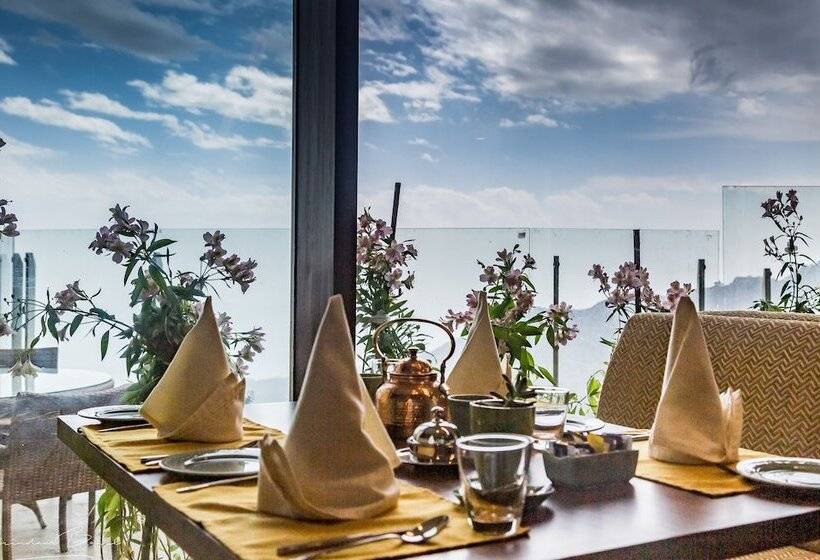 בית מלון כפרי The Fern Brentwood Resort, Mussoorie