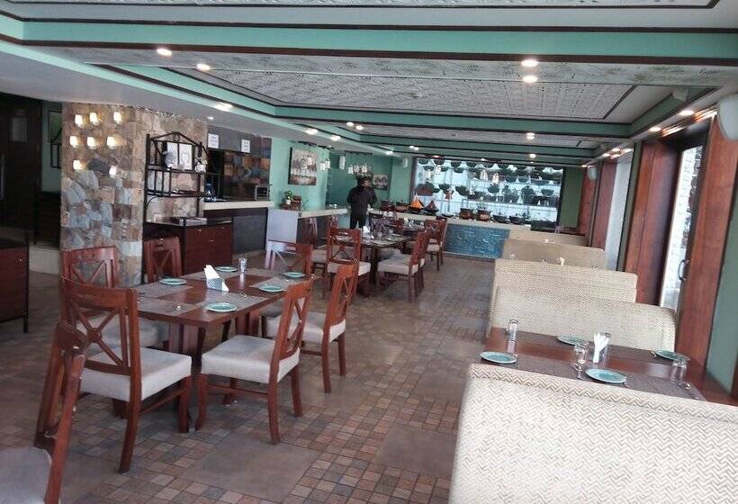 בית מלון כפרי The Fern Brentwood Resort, Mussoorie