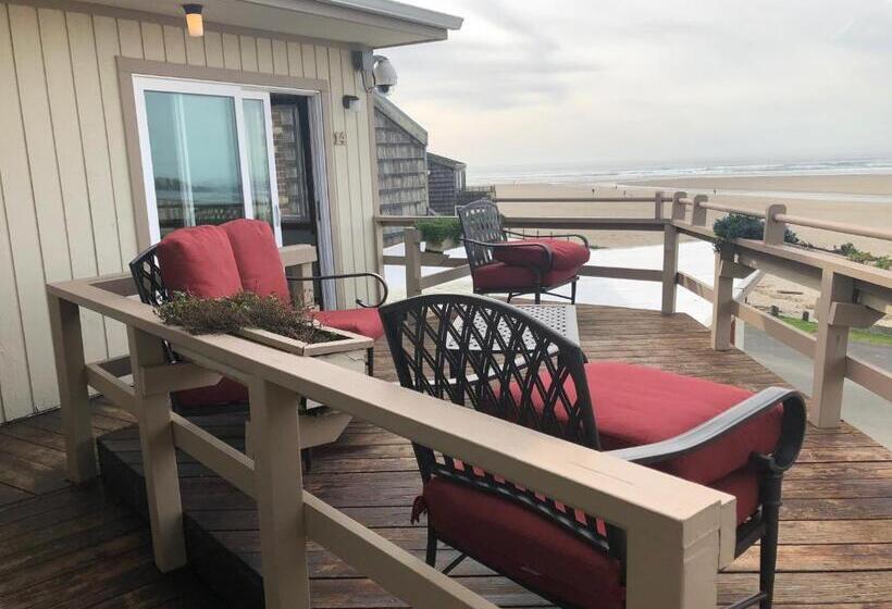 هتل Webb's Scenic Surf