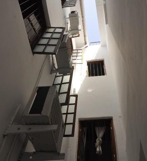 旅馆 Stone Town House