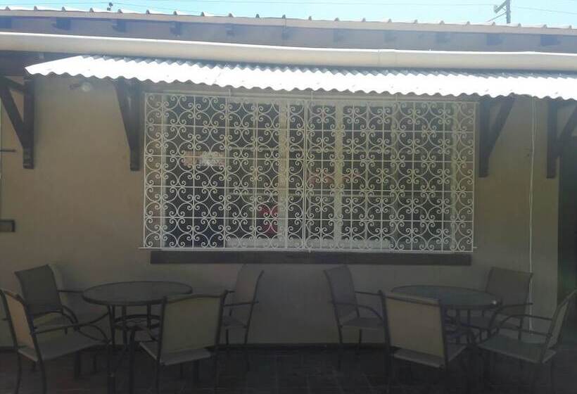 פנסיון Blasina Hostal   Hostel