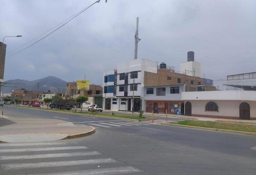 بنسيون Camino Real