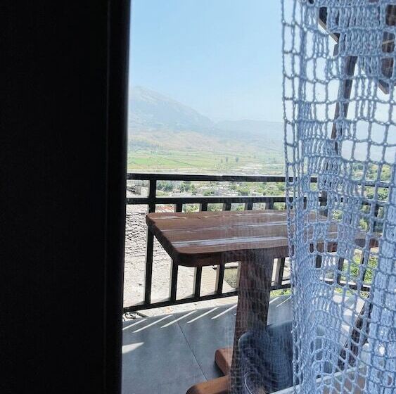 بنسيون Denis Guest House