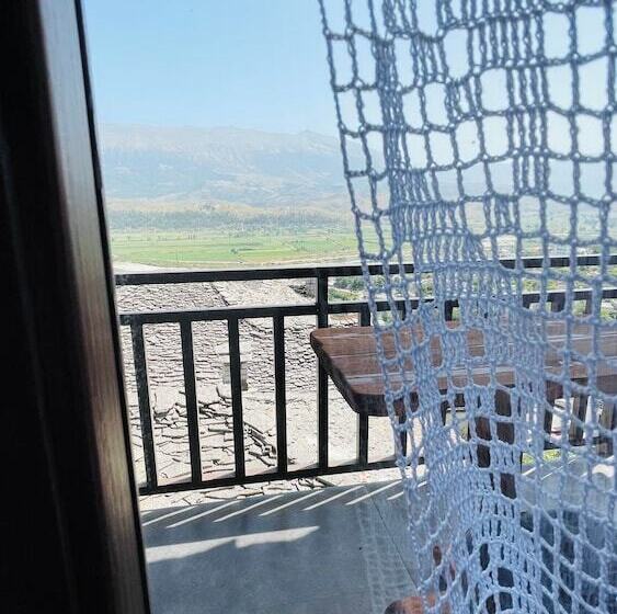 بنسيون Denis Guest House