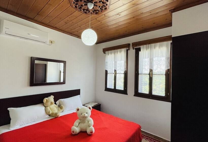 بنسيون Denis Guest House