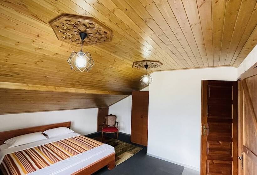 بنسيون Denis Guest House