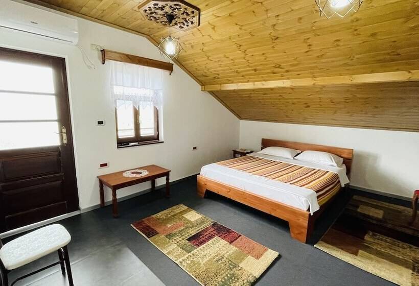 بنسيون Denis Guest House