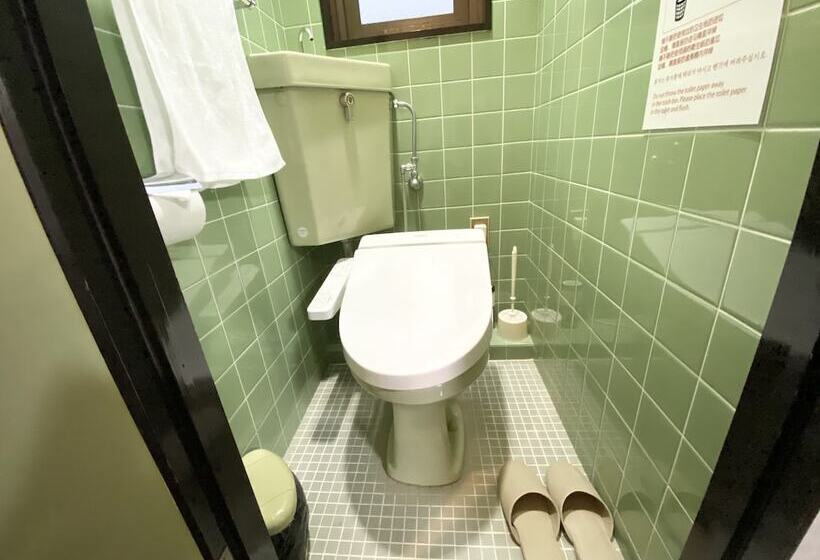 Пансион Guesthouse017徳島個室 飲食街中心 阿波踊り会館7分 文理&徳島大学 アスティとくしま車8分