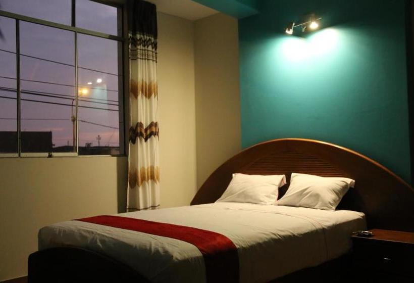 بنسيون Camino Real