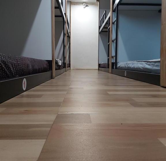 הוסטל Arya Dormitory