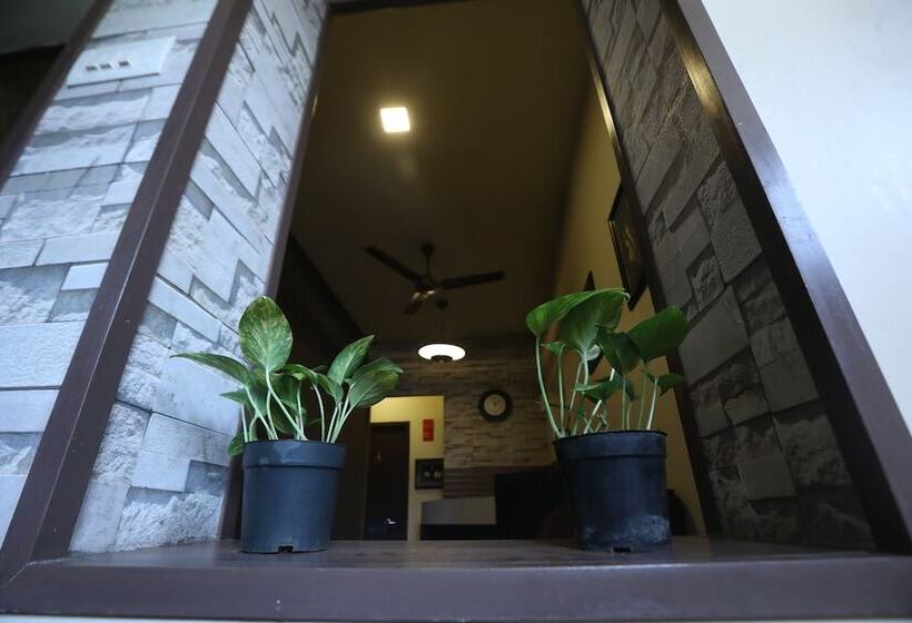 호텔 Nestlay Rooms Ambattur