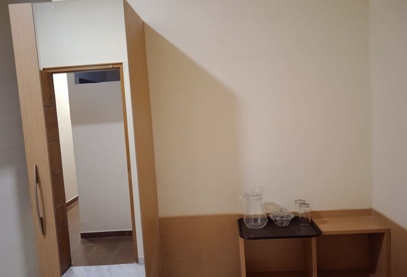 호텔 Nestlay Rooms Ambattur