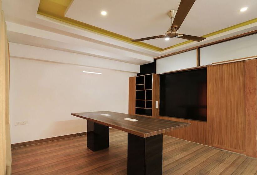 Отель Treebo Umal Homestay Ganeshguri