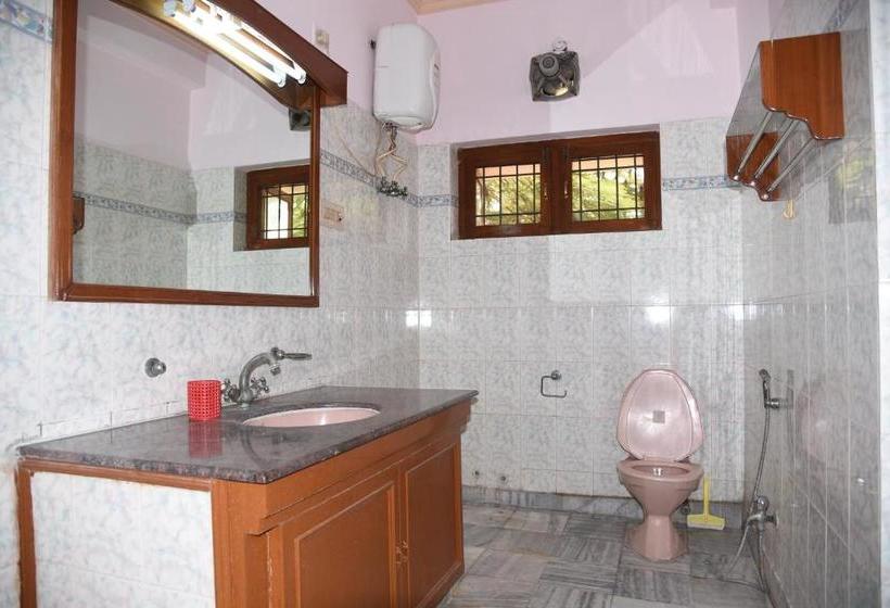 پانسیون Anjani Mansion