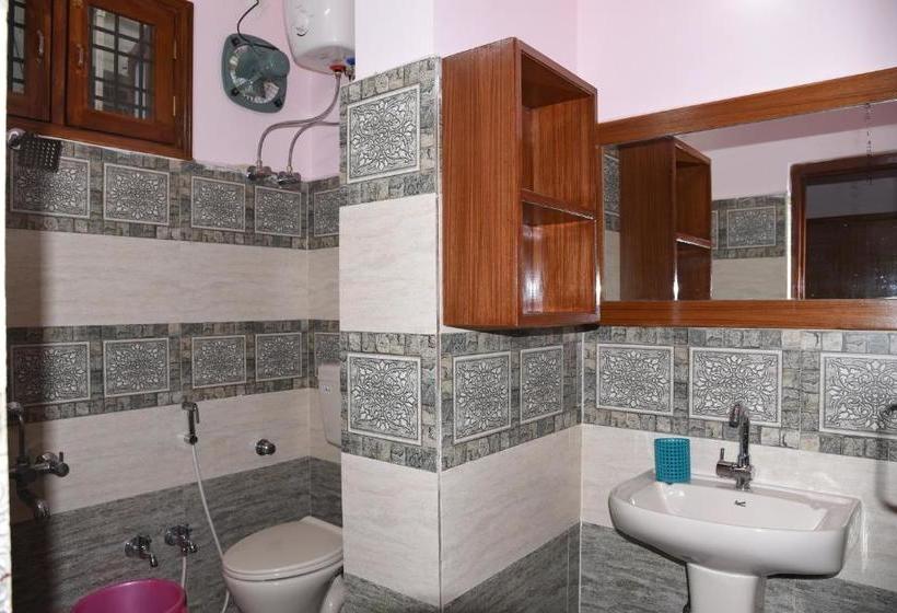 پانسیون Anjani Mansion